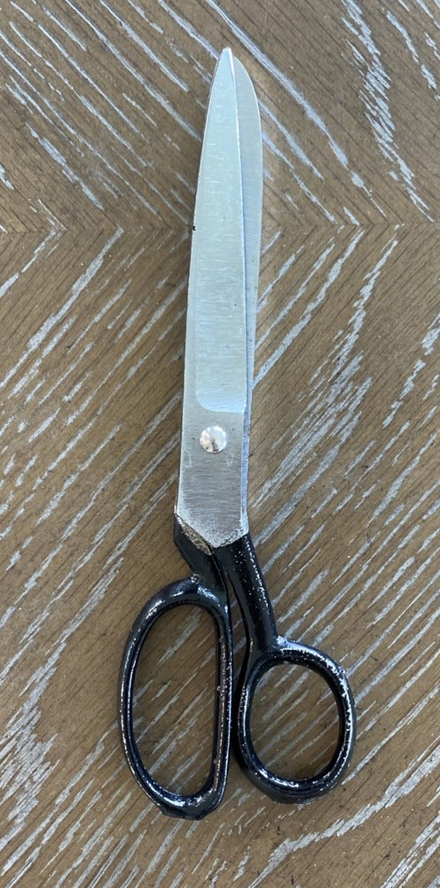Vintage Black Handled Shears Scissors 7 inches