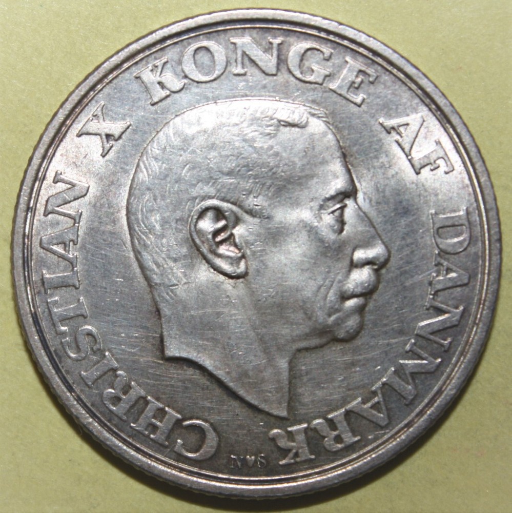 S8 - Denmark 2 Kroner ND (1945) Choice Uncirculated Silver Coin *** Beautiful