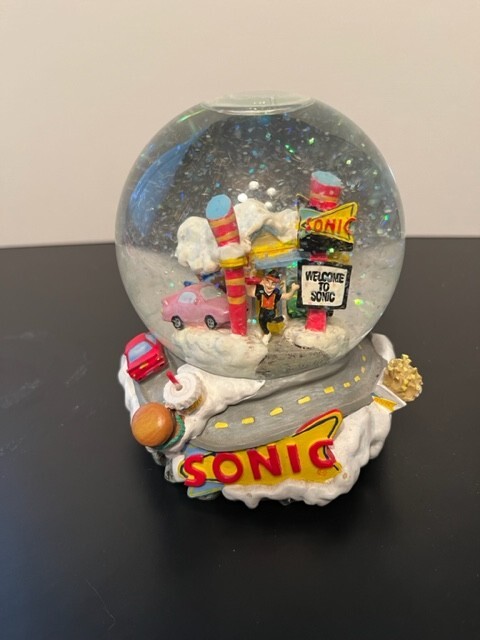 Vintage Sonic snow glode
