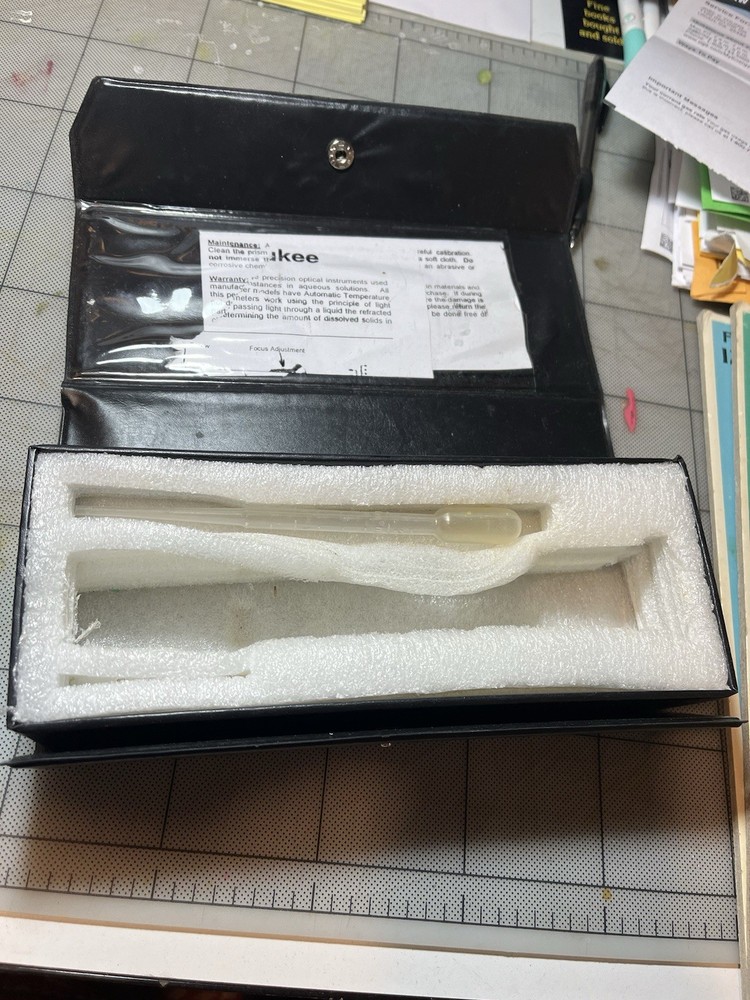 Milwaukee 0-100% Salinity REFRACTOMETER Mr100atc