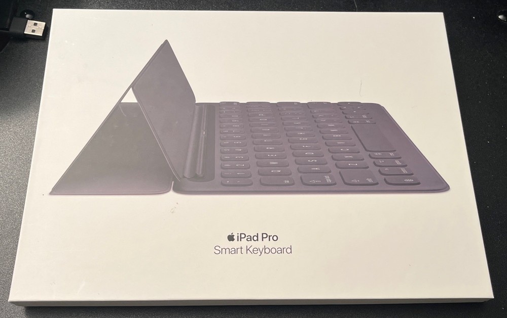 Apple Smart Keyboard for Apple iPad Pro 10.5" Model A1829