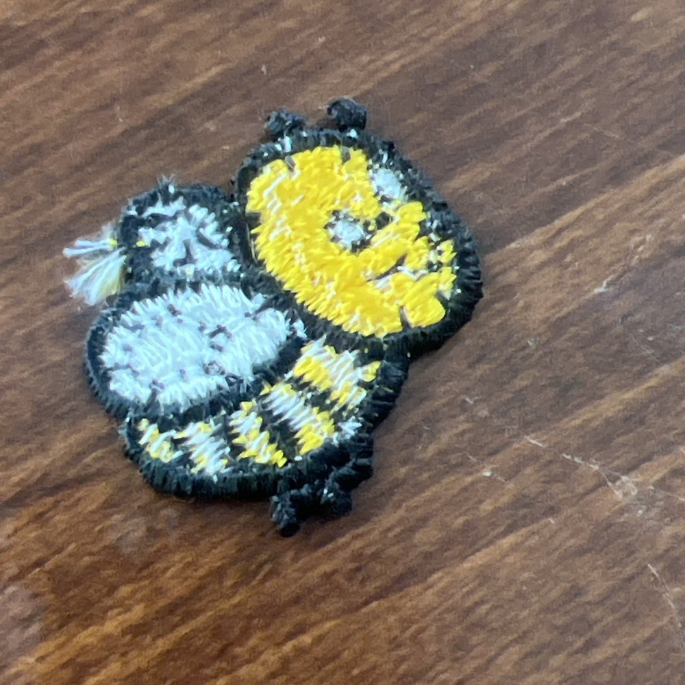 Bee Patch - vintage - 1 inch