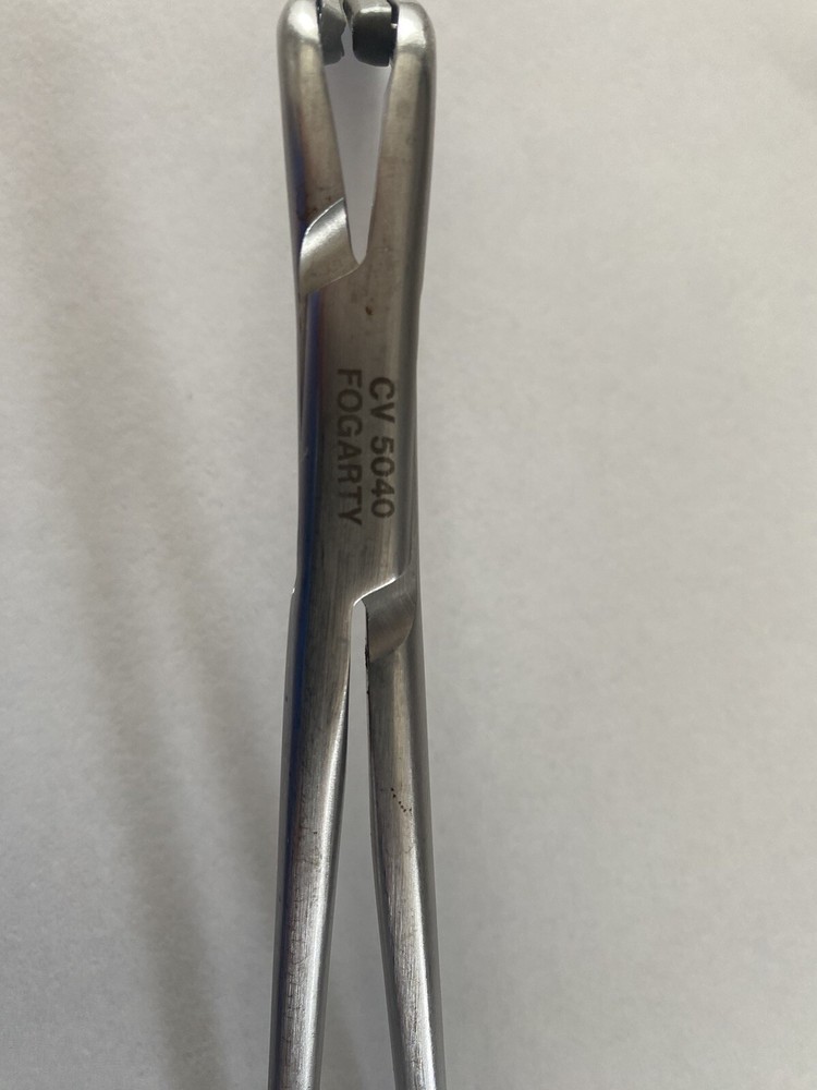 Angled Hydragrip Clamp - V. Mueller Germany CV5040 Fogarty 10"