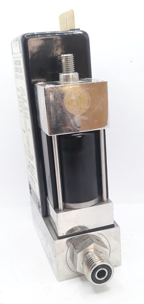 Unit UFC-1000HP Mass Flow Controller Range 200 SCCM Gas SF6