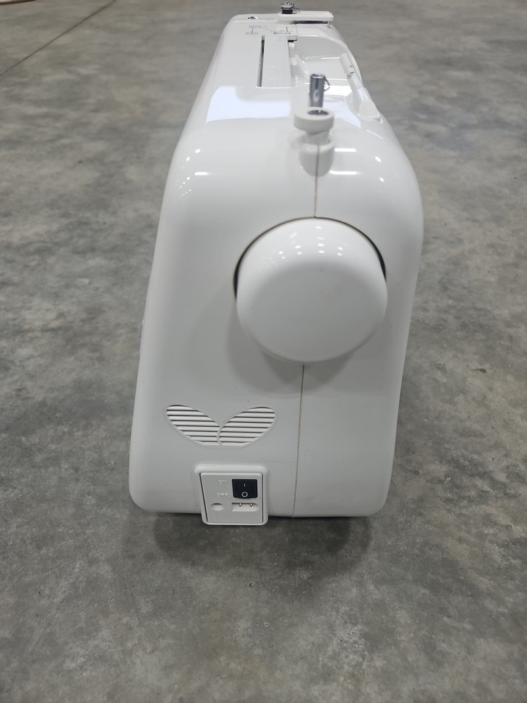 Janome Décor Computer DC3050 Computerized Sewing Machine