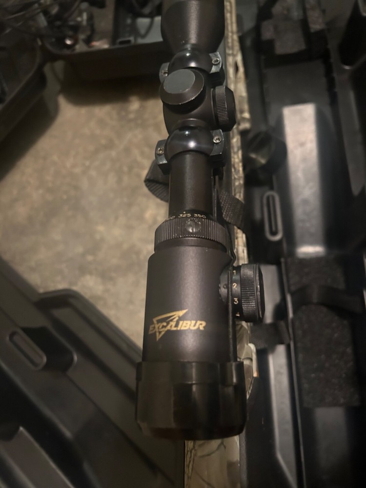 crossbow barnett quad avi with Excalibur sight and bow max case