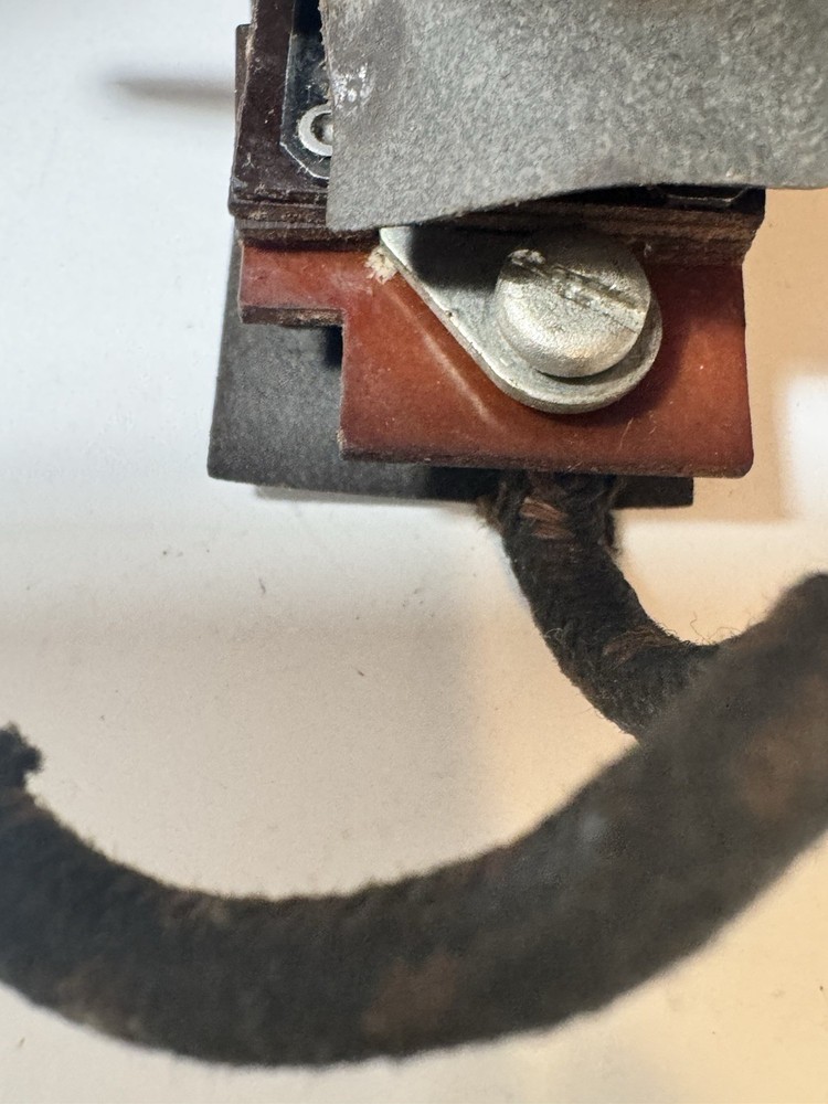 SINGER FEATHERWEIGHT SEWING MACHINE 221 LIGHT SWITCH