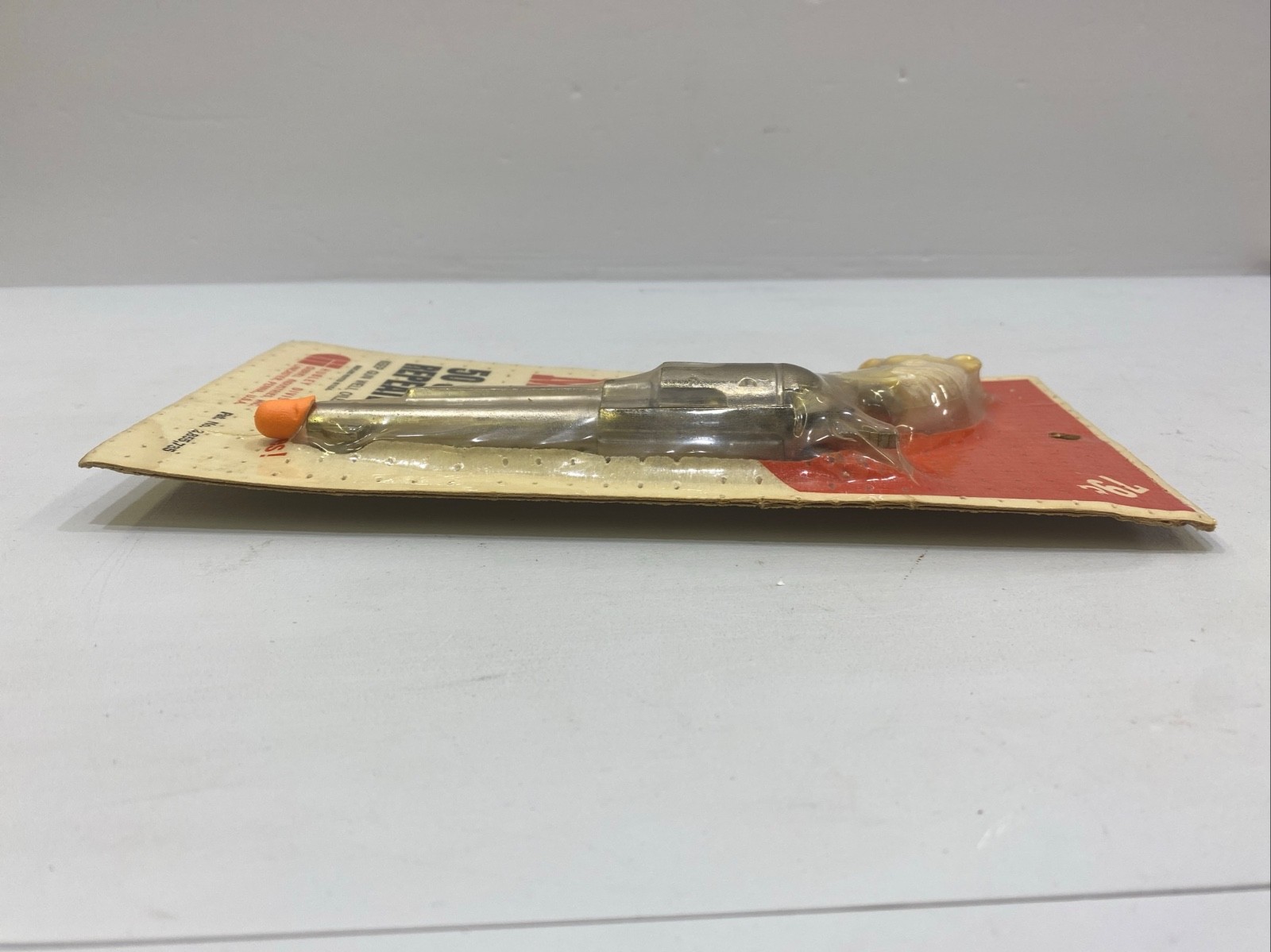 Vintage 60s Hubley Mustang 50 Shot Repeater it smokes ! New On Card