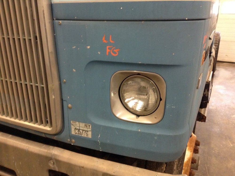 Volvo WHS FIBERGLASS Left/Driver LOWER FRONT Panel