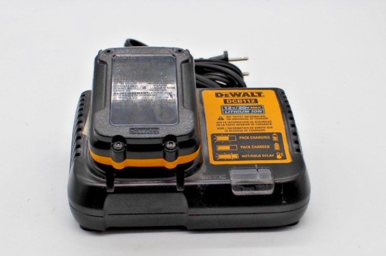 DeWALT DCF815S1 12V MAX 1/4" Variable Speed Cordless Impact Driver Kit (Used)