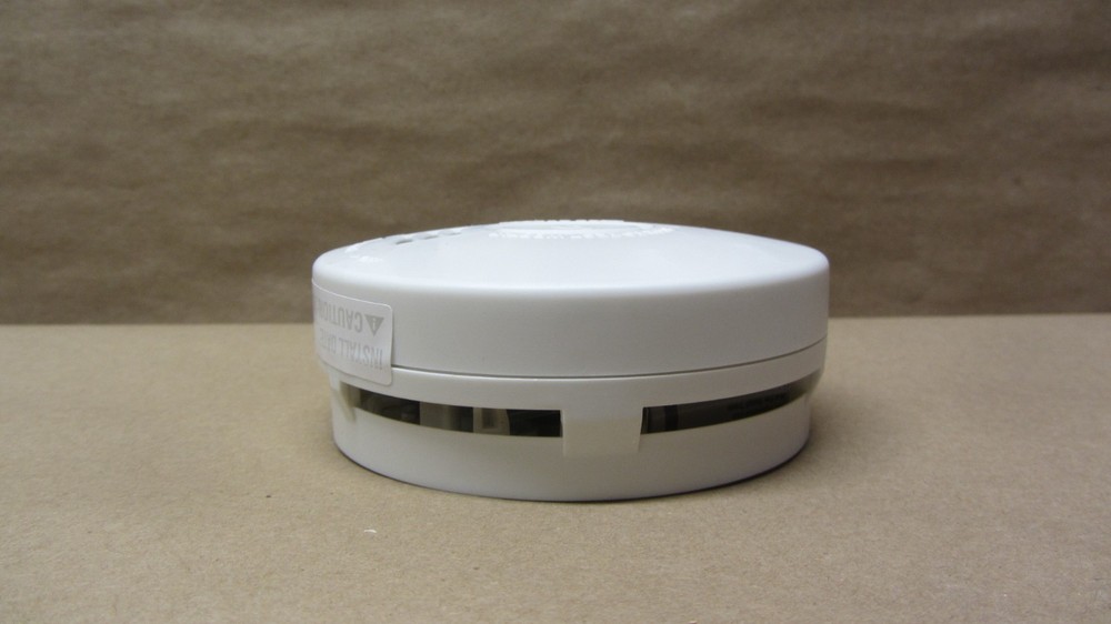 Kidde i1040 Micro 4 in. Battery Powered Smoke Detector with Ionization Sensor