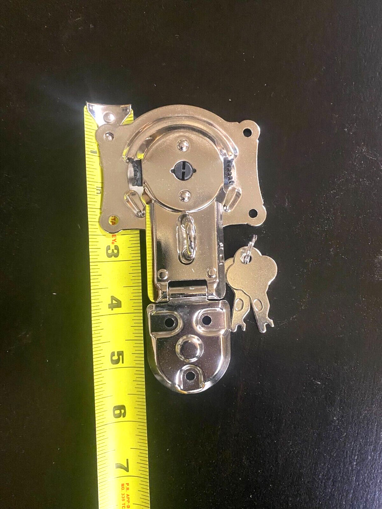 Steamer Trunk Center Lock with Quick Release Button Medium size with keys