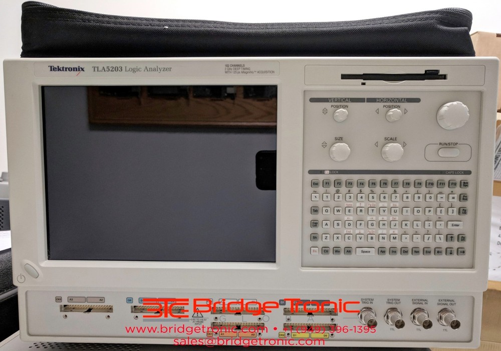 Tektronix TLA5203 Logic Analyzer