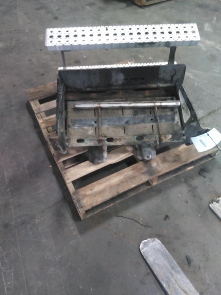 Replaces 2020 FREIGHTLINER CASCADIA 126 BATTERY BOX 3586186
