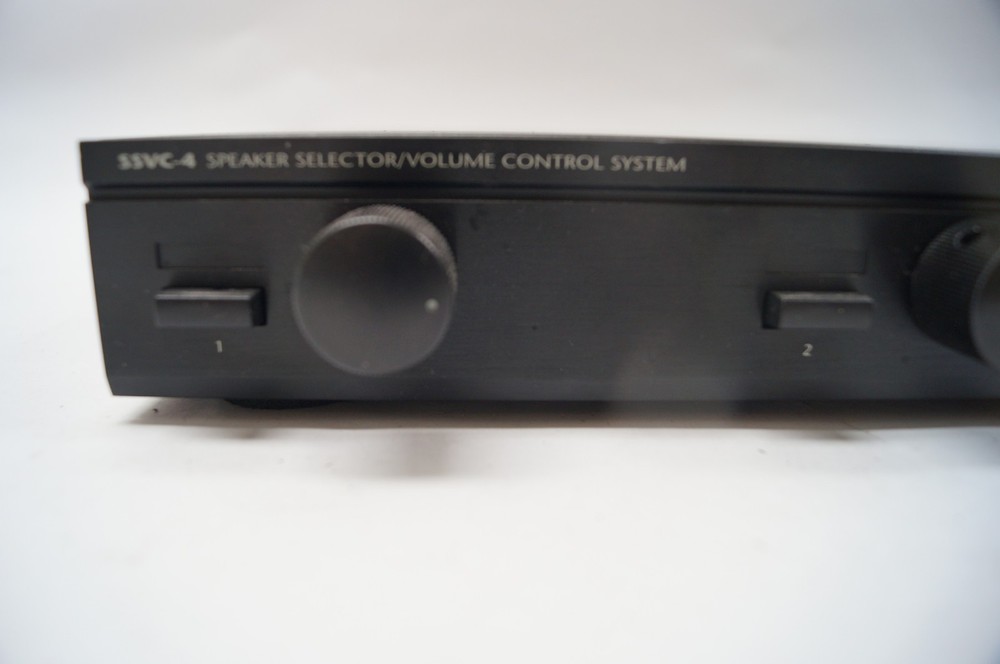NILES Audio Corp SSVC-4 Speaker Selector / Volume Control System WORKING E211
