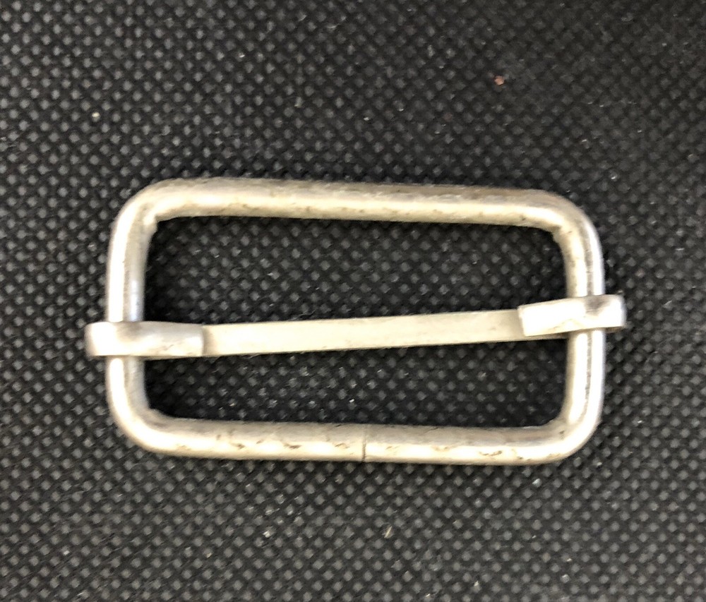 Metal Hardware for a Cloth Strap