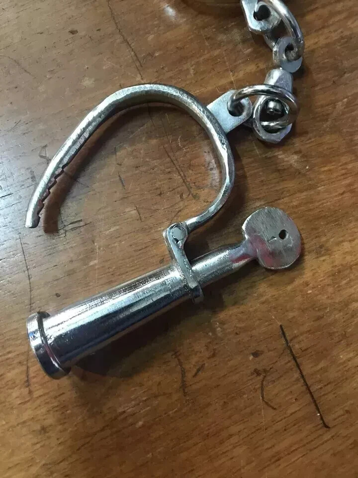 Cast -Iron Handcuffs Silver Working Bethlehem Handcuff With key