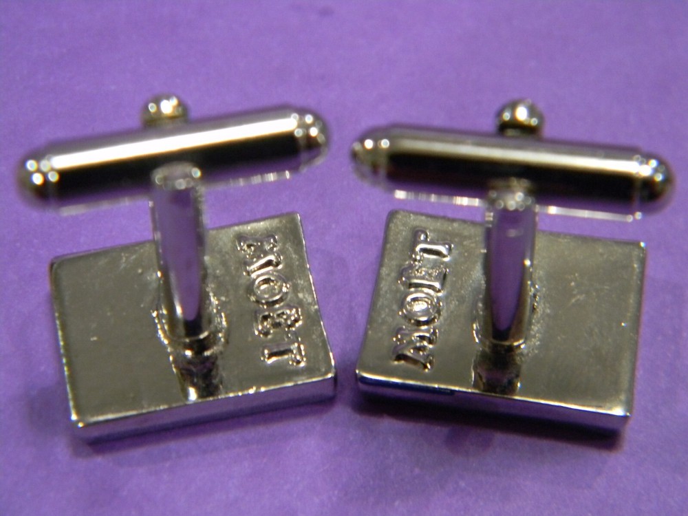 Pair Vintage MOET Enamel Scuff Links