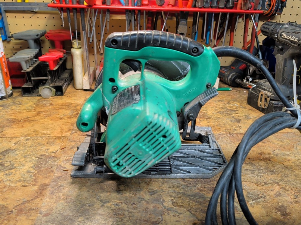 Hitachi C7BD2 7-1/4in Circular Saw