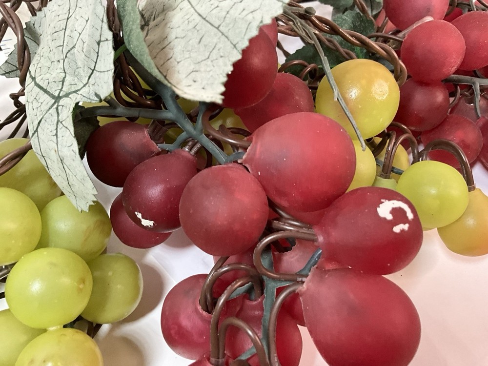 Vintage Plastic Rubber Grape String Lights Working 25’ Long 6 Clusters Red/green