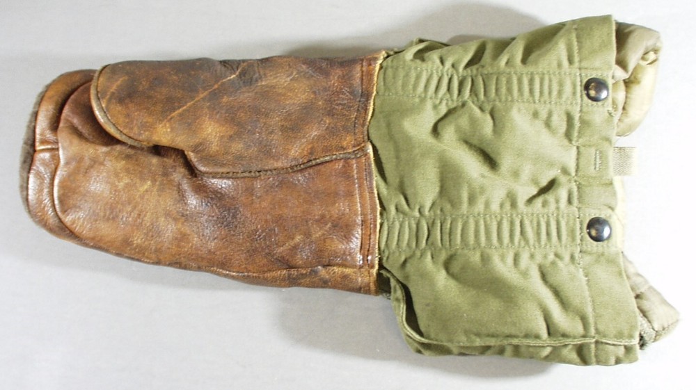 WWII U.S. HIGH ALTITUDE FLYERS ARCTIC MITTENS, SIZE SMALL