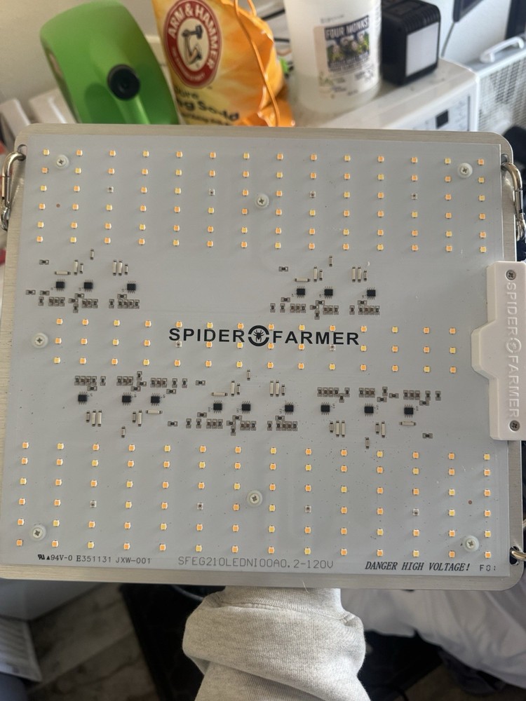 Spider Farmer Grow Tent with equipment set