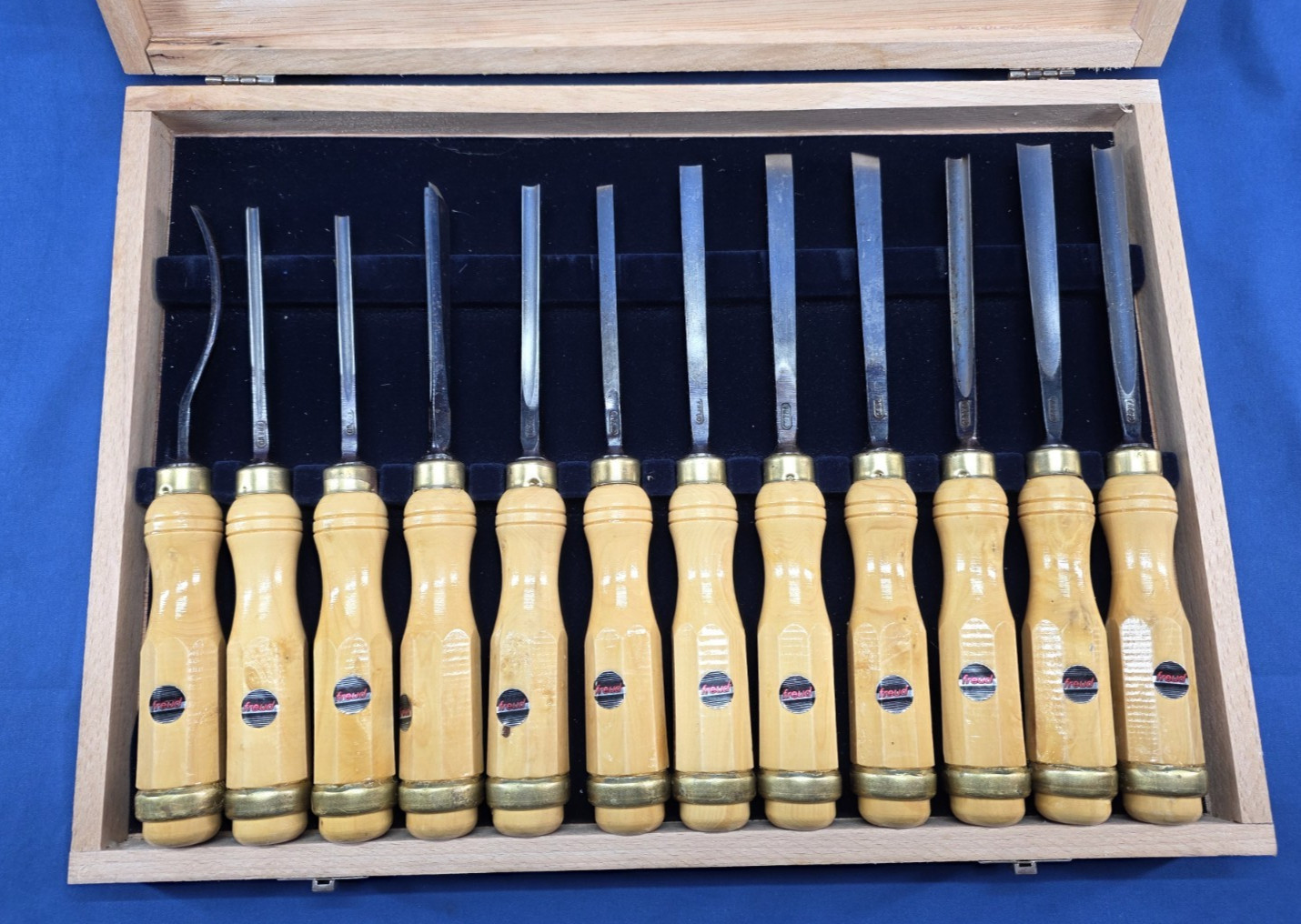 Vintage FREUD CS-112 12-Piece Woodworking Carving Chisel Set