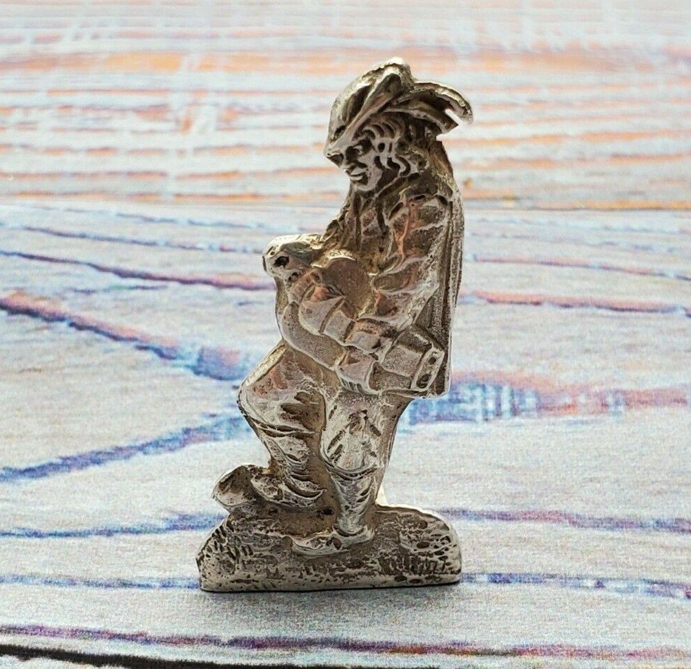 833 Silver Netherlands, Menu holder, Man holding instrument