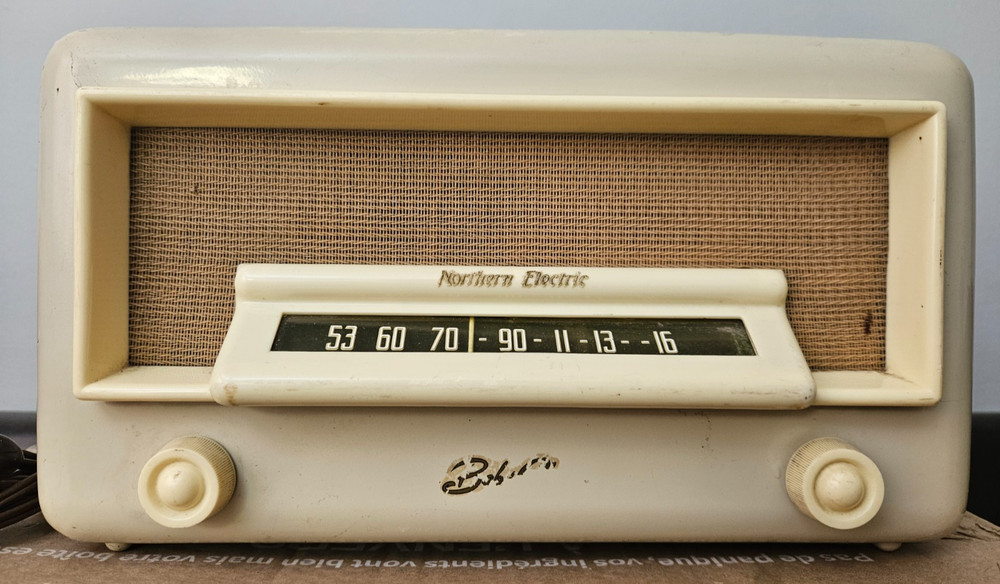 Northern Electric Baby Champ Radio