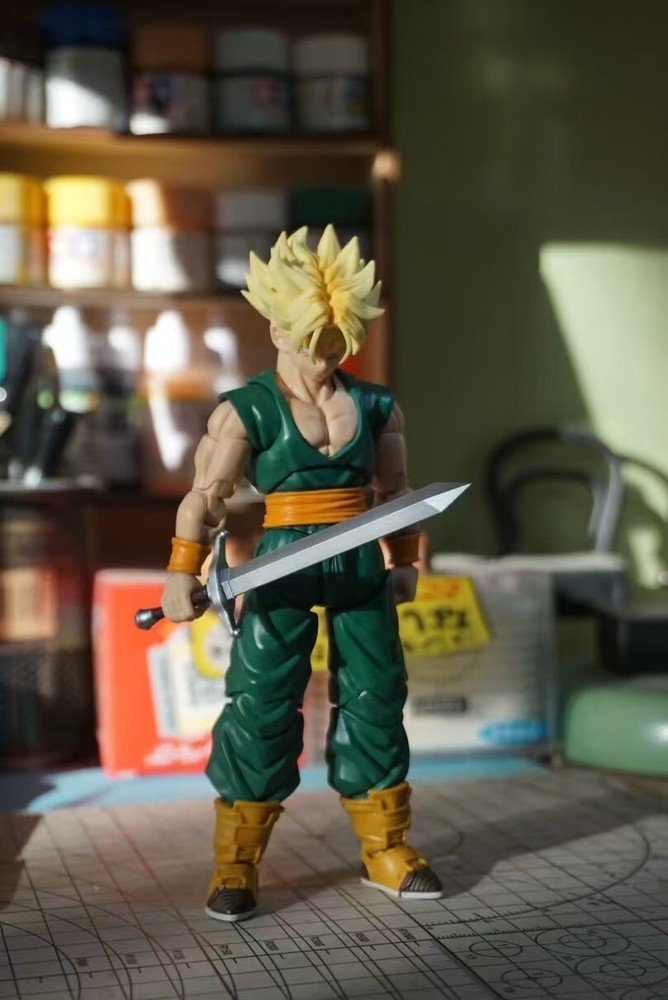 Dragon Ball SH Figuarts trunks