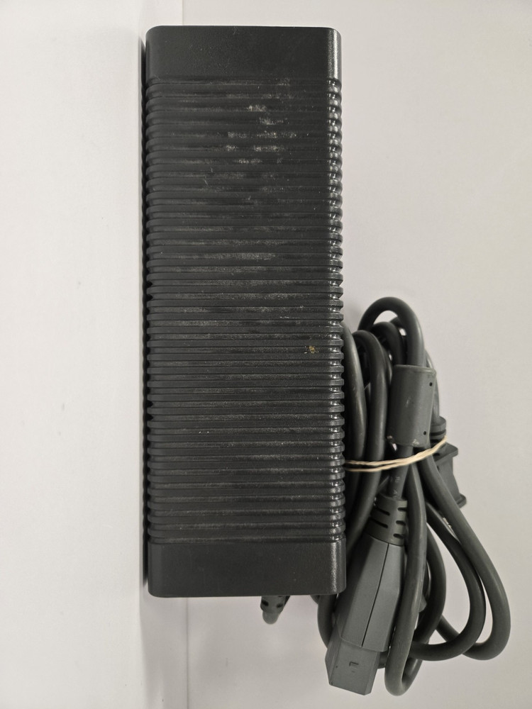 Genuine Microsoft Xbox 360 AC Adapter Power Supply Brick EADP-175ABA