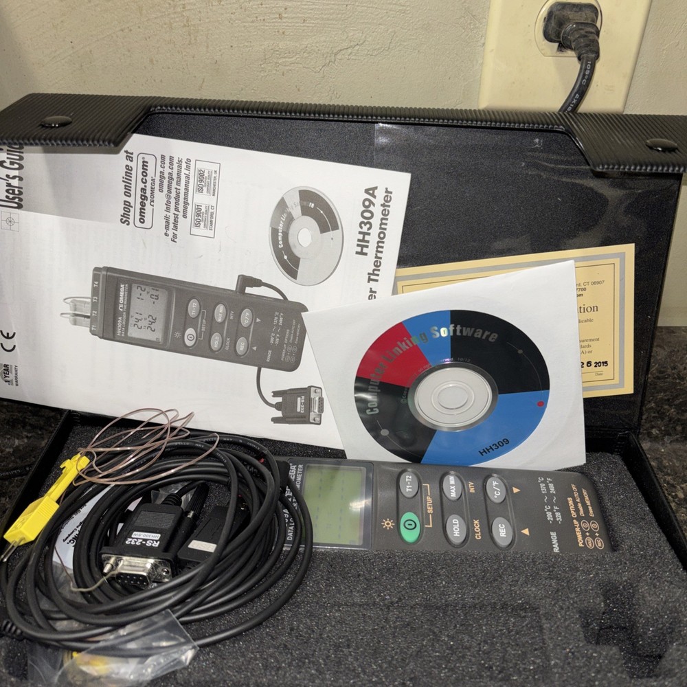 Omega Data Logger Model HH309 Thermometer in Suitcase New In Box