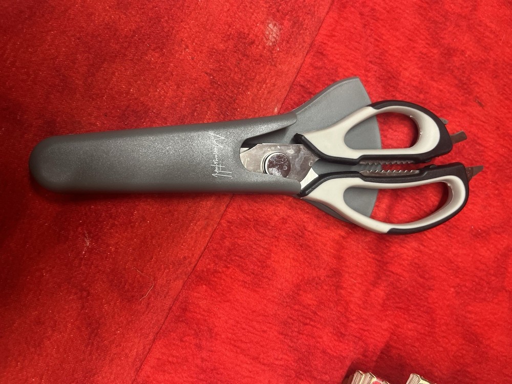 PROFESSIONAL MESSERSTAHL KITCHEN SCISSORS SHEARS w/ PLASTIC SHEATH (K11)