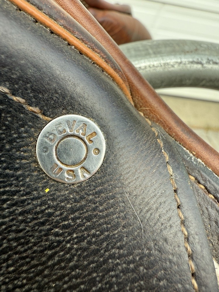 Bevel 16.5” Close Contact English Saddle