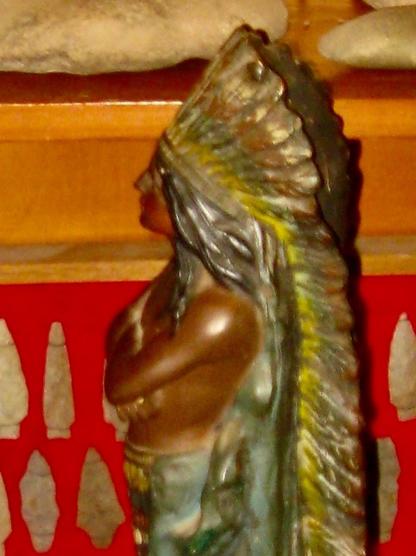 ANTIQUE INDIAN CHIEF CHALK WARE CIGAR STORE TYPE NATIVE AMERICAN REAL NICE