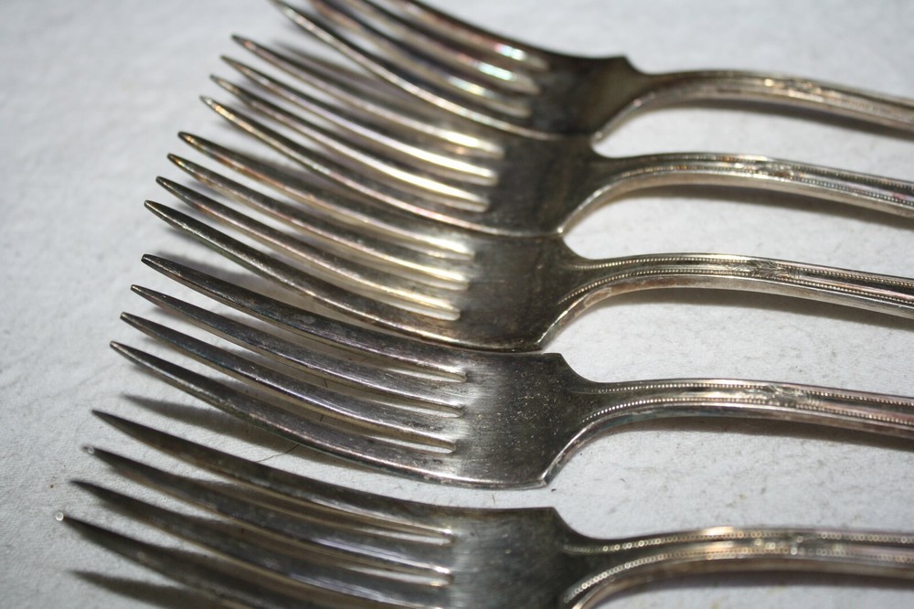 Wm. ROGERS & SON SILVER PLATED FLATWARE "MAYFAIR" (5) DINNER FORKS 7.5" MONO