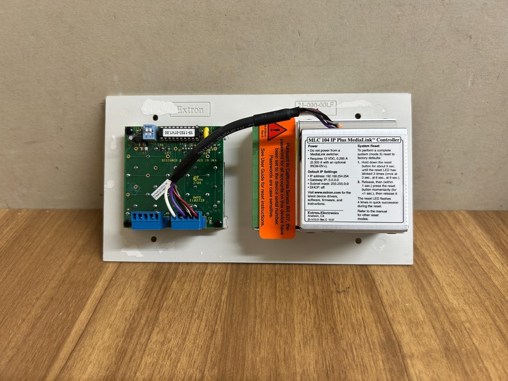 Extron 60-818-82 MLC 104 IP Plus DV+ Media Link Controller