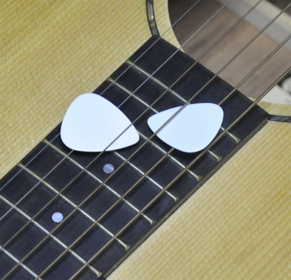 Wholesale 1000 pcs Medium 0.71mm Blank Guitar Picks Celluloid Solid White