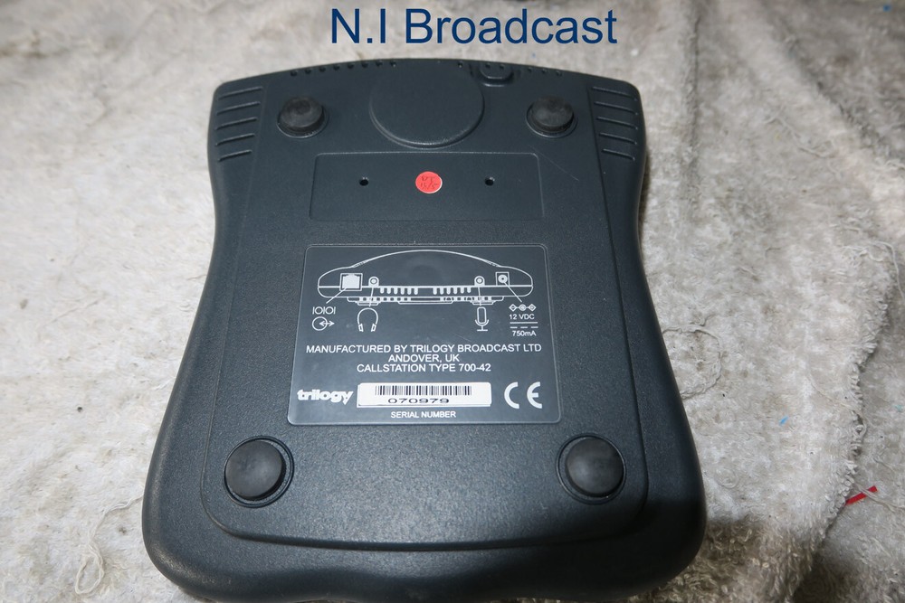 5x trilogy call station desktop units