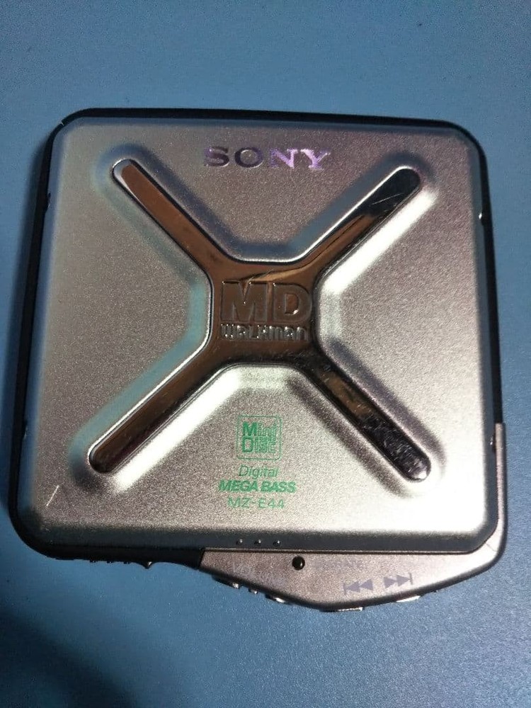 SONY MZ-E44 S Silver Portable MD Player MD Walkman MD Playback-Only Device