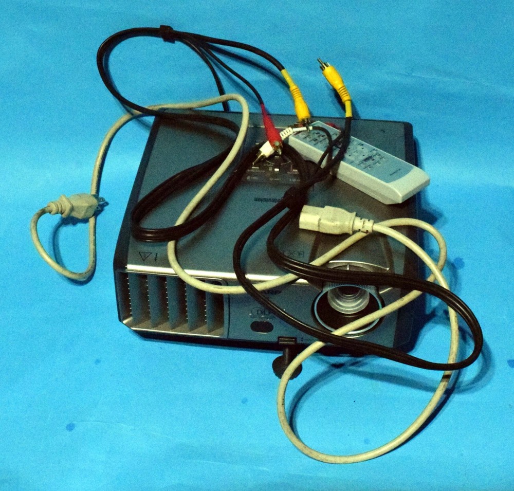 Syharp DLP Projector Model XR-40X