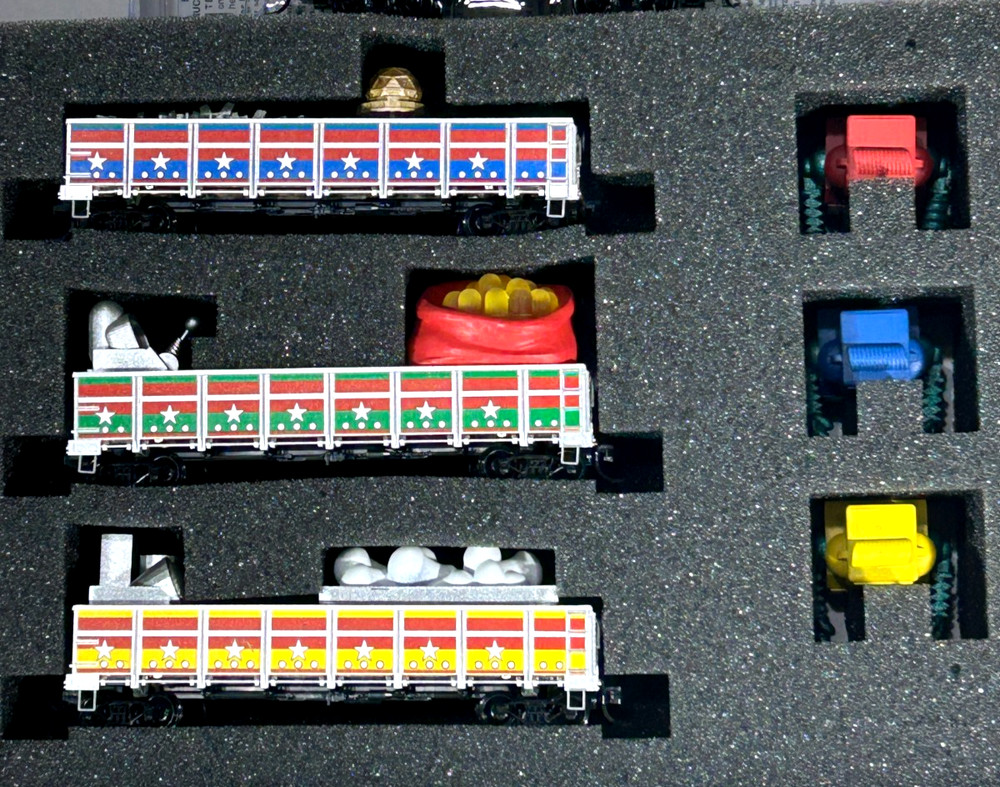 MICRO-TRAINS N SCALE ROBOT CHRISTMAS TRAIN SET 99321386