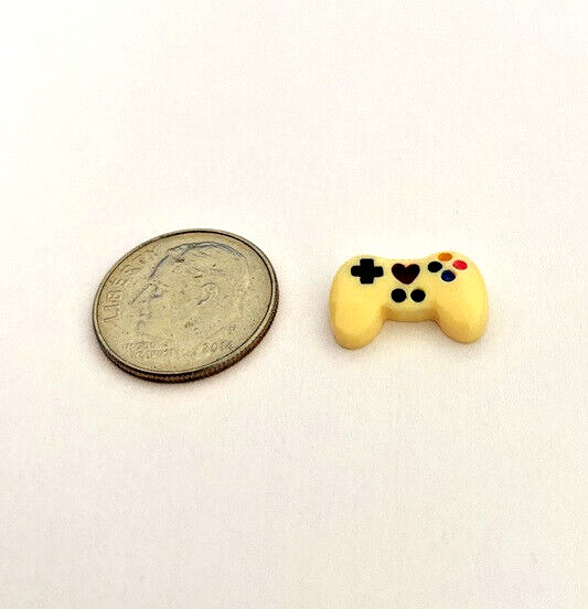 Dollhouse Miniature Game Controller - 1:12 Scale - Random Color