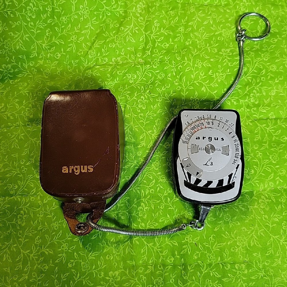 Vintage Argus Camera Light Exposure Meter with Leather Case