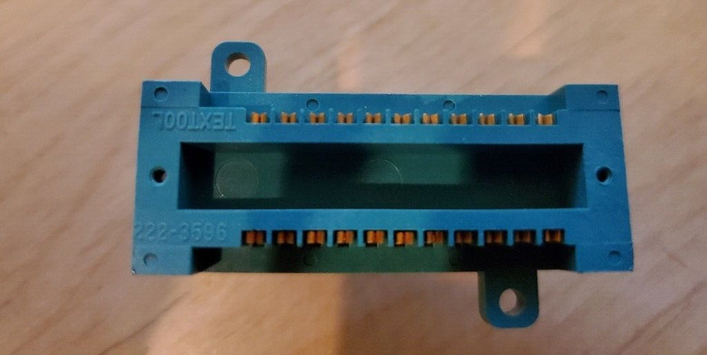 3M Textool Universal DIP (ZIP) Sockets 222-3596, 22 Position