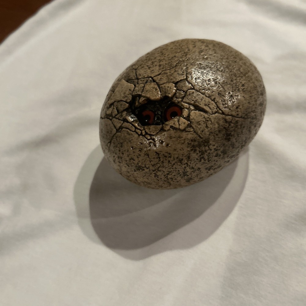 Windstone Editions Hatching Gargoyle Dragon Egg Statue figurine Eyes Claws set 2