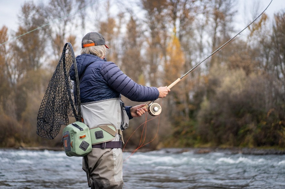 Fishpond Nomad Mid-Length Boat Net - Wild Run Edition