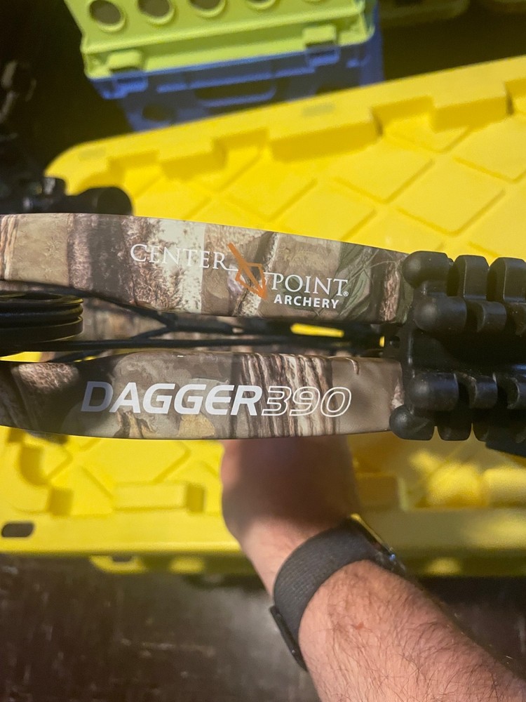 Dagger 390 crossbow and case