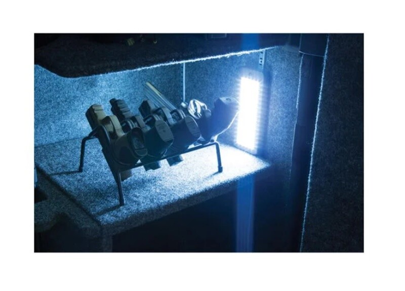 Lockdown Cordless 75 LED Vault Light Silver 222009