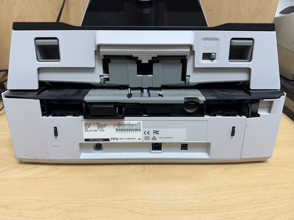 Fujitsu fi-7600 Duplex Sheetfed Document Scanner MISSING TRAY works perfect!